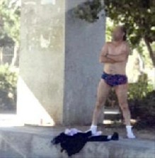 تهمة «خدش الحياء العام» للسائق الذي خلع ملابسه في صويلح