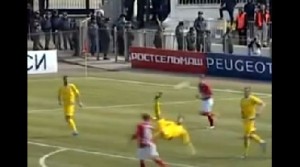 بالفيديو... أسرع هدف في تاريخ كرة القدم (تفوق على هدف السعودي نواف العابد)