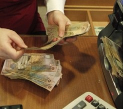 150 دينارا مكافأة شهرية لموظفي "الأراضي"