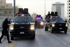 فرقة "SWAT" تمشط وسط البلد وإغلاقه بالكامل أمام حركة السيارات عند الساعة (8)