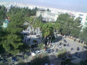 مشاجرة في جامعة اليرموك والاعتداء على رجل امن بالضرب