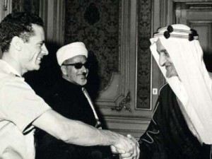 الملك فيصل حذر السادات من القذافي "المريض نفسياً"