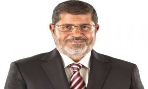 مرسي موبخًا نجله:"عيب اللي انت كتبته.. ما تحرجنيش مع الناس "