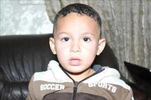 من يعرف هذا الطفل ؟