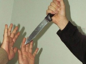 عمليات تجميلية لطبيب تعرض لطعنات من قبل مدمن بمستشفى المفرق