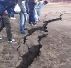 زلزال عنيف يضرب السواحل الكندية وهاواي تنتظر تسونامي