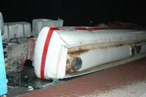 اغلاق طريق العقبة بسبب انقلاب صهريج محمل بمادة ( تي و ن )