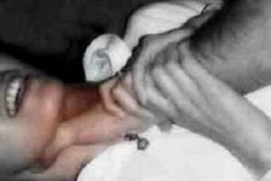 الزرقاء: أب يقتل إبنته خنقاً بعد أن شاهدها تتحدث مع شاب عبر الـ«Skype»