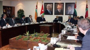 النسور : لن نفاجىء المواطنين باي قرار إقتصادي