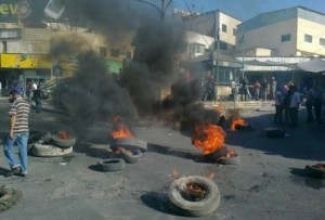 احداث شغب في غرب اربد احتجاجا على مقتل احد افراد الدفاع المدني