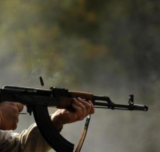 اصابة رجل امن ومطلوب باشتباك مسلح بالعقبة