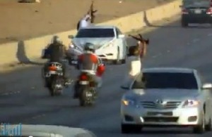 الإطاحة بــ«كنج» التفحيط بالسعودية وضبط أسلحة وسيارة مسروقة... فيديو