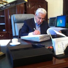 النسور : اذا ضعفت هيبة الدولة صعب القرار