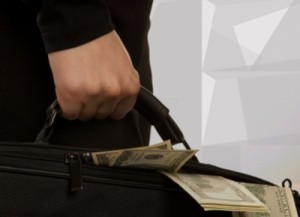 الدينار في خطر...بنوك تستغل تصريحات النسور وتحث العملاء على تحويل أموالهم الى الدولار