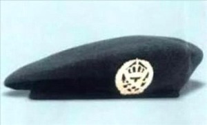 المتقاعدون العسكريون يعتصمون أمام الرئاسة