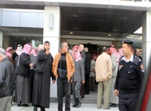 الأمن يفضّ اعتصام متقاعدي الفوسفات