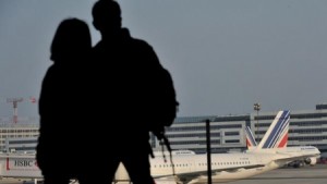 اغلاق مطار بن غوريون والقسام يعلن اصابة طائرة اسرائيلية