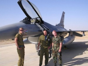 مصادر مصرية : حماس تأسر طيارين اسرائيليين