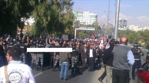 9 نقباء ينسحبون من مسيرة النقابات