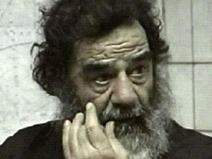 التحقيق في نشر صور لصدام حسين بـ«الملابس الداخلية»