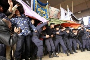 الامن يمنع تداخل مسيرات الجمعة ..