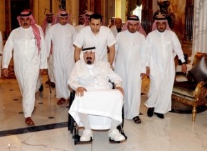 التلفزيون الرسمي يبث لقطات مباشرة للعاهل السعودي في قصره