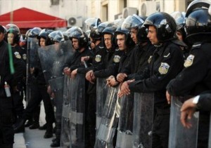 200 جريح في مواجهات عنيفة بتونس