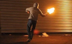 مهاجمة مركز أمني في الزرقاء بزجاجات حارقة