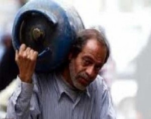 اصحاب وكالات الغاز المنزلي يطالبون برفع عمولتهم.. ويحذرون من الامتناع عن التوزيع