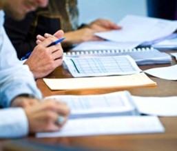 مراقبون: لجان الوظائف العليا حبر على ورق