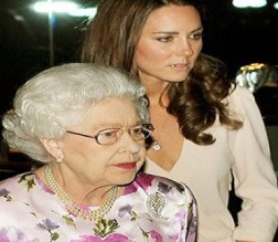 مزحة «ملكة بريطانيا» تسببت بانتحار ممرضة