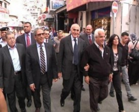 هآارتس تؤكد : عمرو موسى يلتقي الملياردير اليهودي (رامي ليفي) لبحث إقامة تحالف