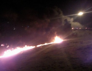 انقلاب صهريج محمل بالنفط في الزرقاء - صور