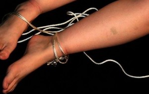 سوري يغتصب فلبينية تحت تهديد السلاح في الاردن