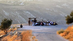 الاردن يلوح بإغلاق حدوده مع سورية إذا سقط الاسد