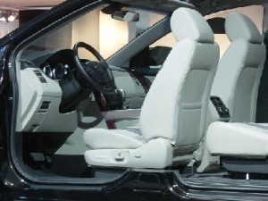 وفاة طفلة عبثت بسيارة والدها في الزرقاء