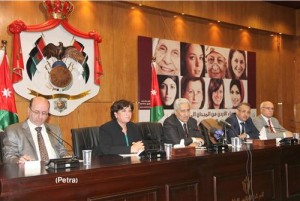 النسور: الديمقراطية لا تعرف مقاطعة الانتخابات