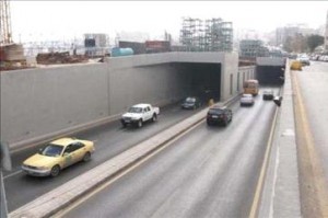 الحكومة تدرس إصدار نظام لاستيفاء بدل خدمات مرور على الطرق