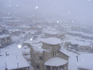 ثلوج على المرتفعات يومي الثلاثاء والاربعاء