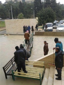 الأمطار تداهم الأردنية ..ولا تعليق للدوام