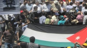 مسيرتان في الزرقاء والطفيلة تطالبان بإصلاحات حقيقية