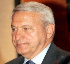 "الجنايات" تؤجل محاكمة الكردي