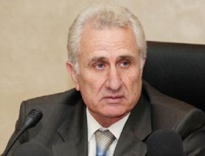 عويس يتعهد بحماية من يقدم معلومات موثقة عن تسريب أسئلة "توجيهي"