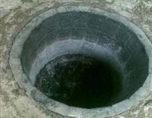 البلقاء: وفاة طفل اثر سقوطه في حفرة امتصاصية