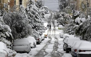 ثلوج على المرتفعات الجنوبية العالية الليلة