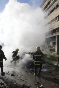 100 قتيل وجريح بـ"مفخخة" في العراق