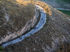 إصابة مواطن و15 سوريا بقذيفة هاون قرب الحدود