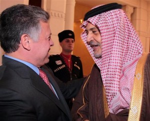 الملك يلتقي وزير الخارجية السعودي