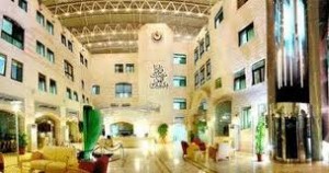 مجهولان يعتديان بالضرب والاسلحه على مواطن بالتخصصي