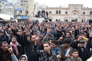 المئات يطالبون بالاصلاح ويحذرون من رفع الاسعار